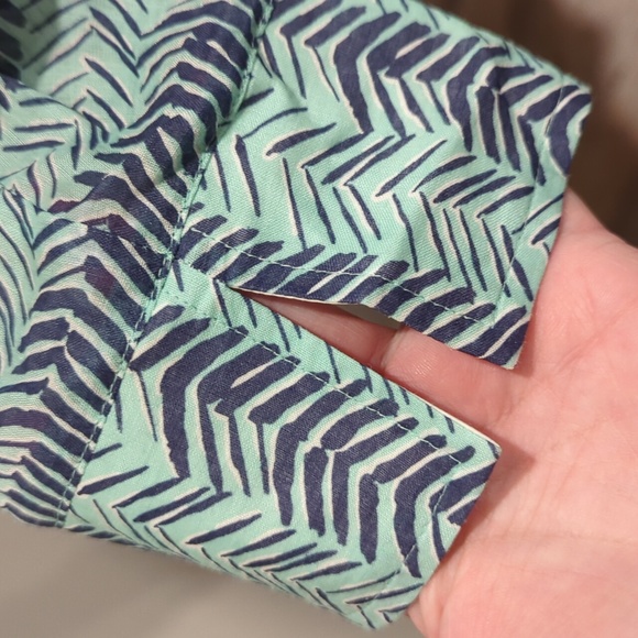 Weekend Maxmara button up Blue tones in abstract chevron print - Picture 4 of 6